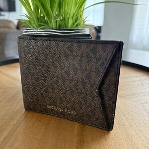 Michael Kors Billfold Wallet